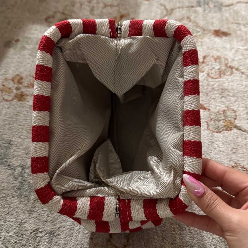 Red/White Striped Woven Crotchet Pouch - Picture 3 of 5